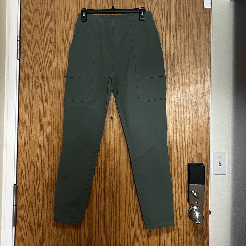 NWT Fabletics high waist hybrid cargo pants